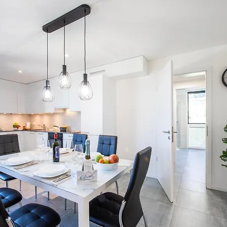 Melano Lab Park Apartments - Happy Rentals Exterior photo