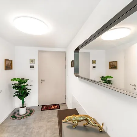 Melano Lab Park Apartments - Happy Rentals Exterior photo