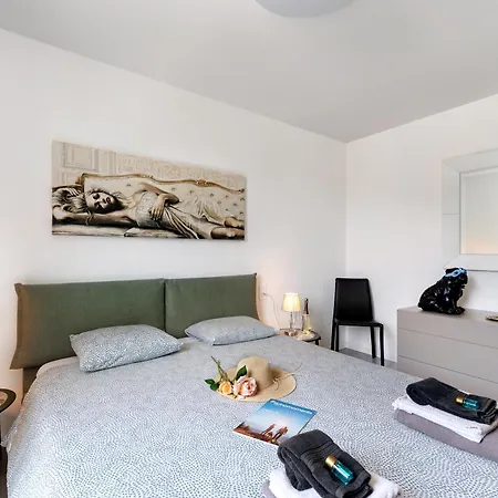 Melano Lab Park Apartments - Happy Rentals Exterior photo